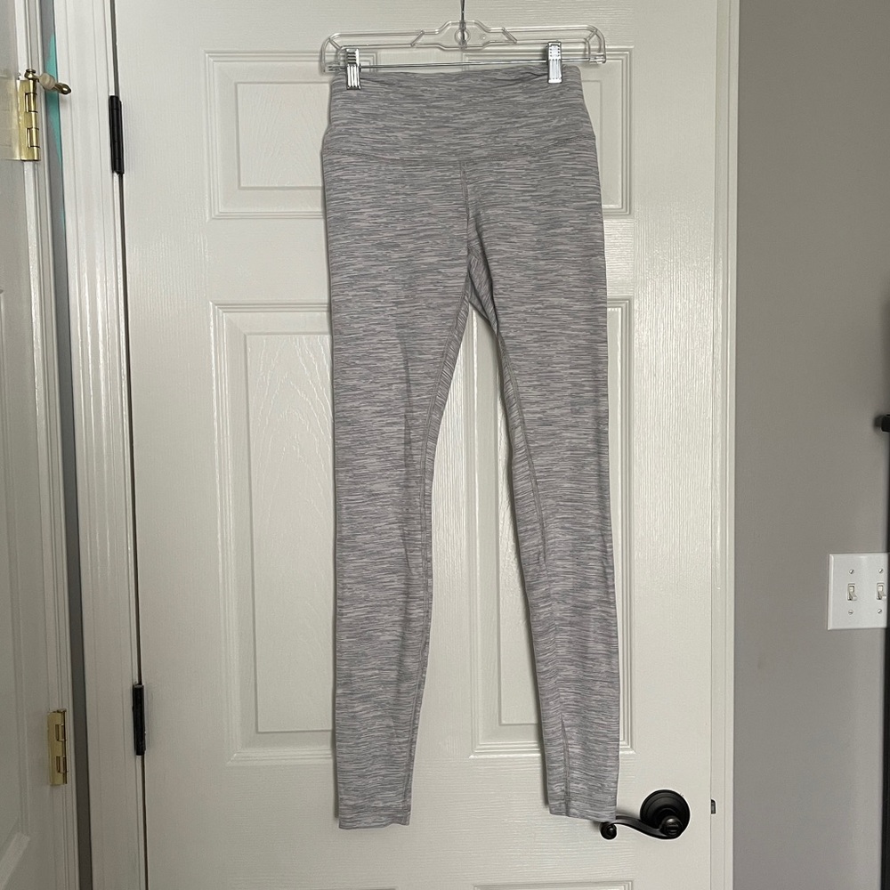 Gray Lululemon Wonder Under leggings